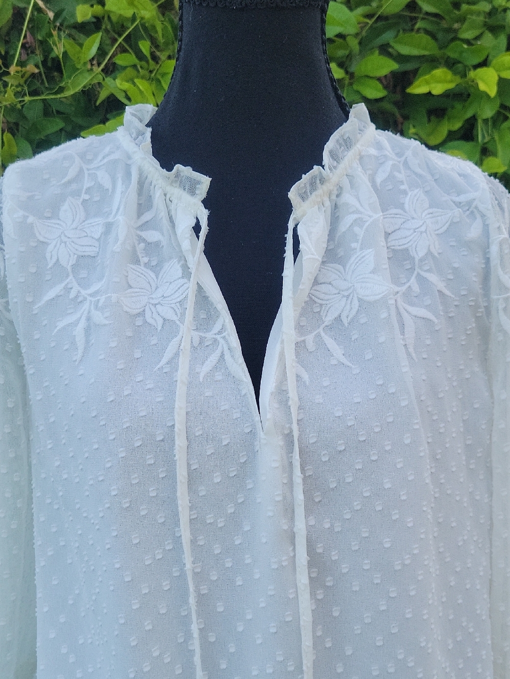 White House Black Market Ivory White Boho Blouse with Floral Embroidery S - Picture 3 of 16